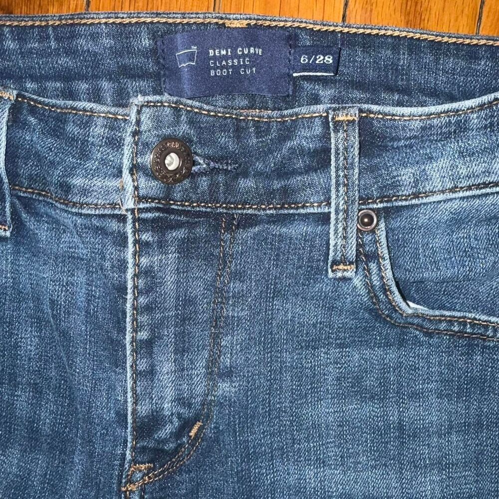 LEVI'S Flared Navy Jeans, Size 6 - Picture 2 of 5